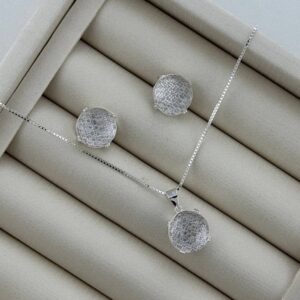 CONJUNTO COLAR V15 E BRINCO REDONDO CRISTAL
