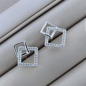 BRINCO 2 QUADRADOS COM DETALHE CRAVEJADO