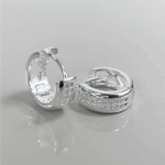 BRINCO ARGOLA CRAVEJADO COM DETALHE CORAÇÃO 1,2CM