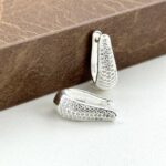 BRINCO EM U LATERAL CRAVEJADA