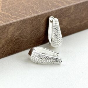 BRINCO EM U LATERAL CRAVEJADA