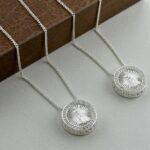 ESCAPULÁRIO NOSSA SENHORA APARECIDA EM RENDA ITALIANA COM ZIRCÔNIA