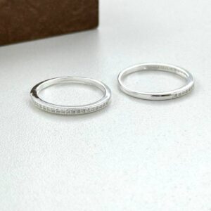 APARADOR DE ALIANÇA FIO CRAVEJADO