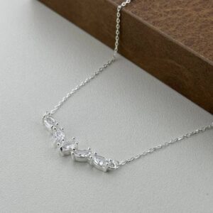 COLAR PEDRA E GOTA CRAVEJADA