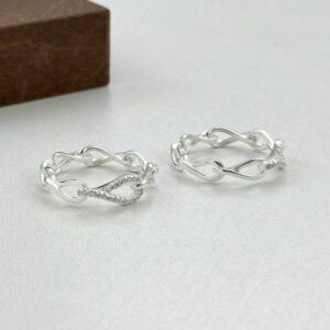 ANEL INFINITO ENTRELAÇADO