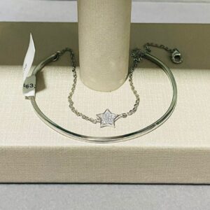 BRACELETE PINGENTE ESTRELA CRAVEJADA
