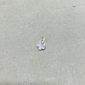 PINGENTE FLORZINHA EM ZIRCÔNIA