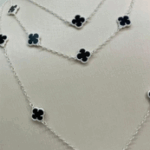 COLAR GARGANTILHA 05 TREVOS PRETO