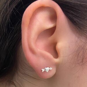 BRINCO MINI CORAÇÃO E FLECHA 2,4CM