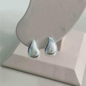 BRINCO GOTA VÍRGULA LISA